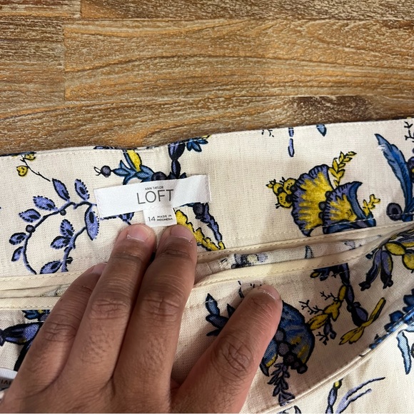 LOFT Colored Toile Floral Shorts - Picture 2 of 5